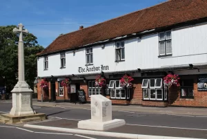 background-war-memorials-and-the-anchor-inn-south-benfleet
